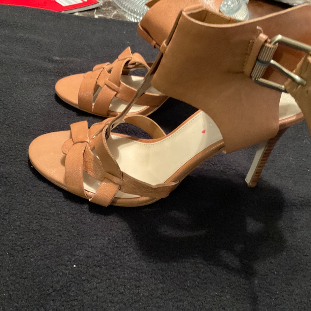 Shoes - Picture 4 of 4